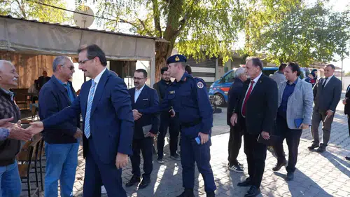 Salihli'de saha mesaisi: Kaymakam Güldoğan mahallelerin nabzını tuttu