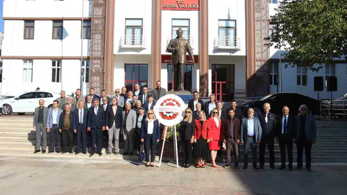 Efeler’de muhtarların onur günü: Yerel demokrasinin temsilcileri bir araya geldi