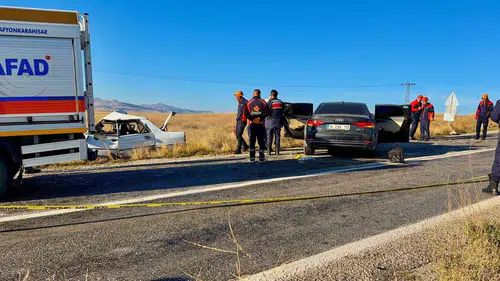Emirdağ yolunda acı bilanço: İki otomobil çarpıştı, 4 kişi yaşamını yitirdi