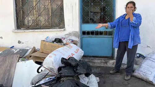 İzmir'in göbeğinde 17 yıllık kabus: Çöp ev mahalleliyi canından bezdirdi