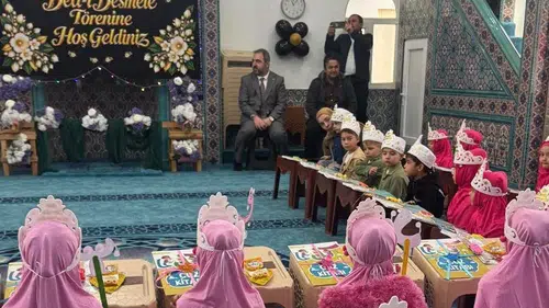Minik eller Kur'an yolunda: Köyceğiz'de unutulmaz Bed-i Besmele töreni