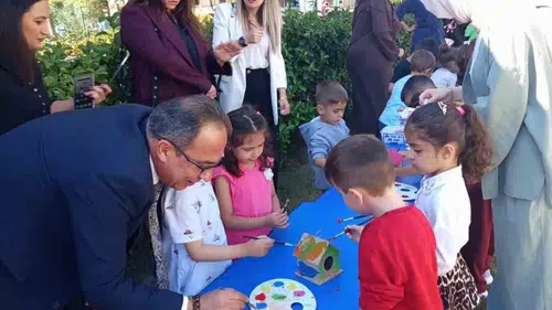 Efelerli miniklerden doğaya vefa: Kuşlar için yuva kurdular