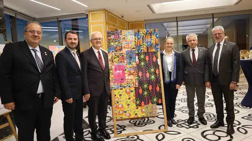 İrlanda ve Türkiye’nin 75 yıllık dostluğu tekstil sanatıyla ölümsüzleşti