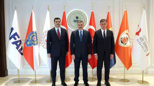 Başkentte İzmir mesaisi: Başkan Tugay’dan kritik bakanlık temasları