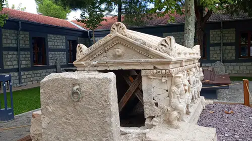 Denizli’nin kadim topraklarından günümüze uzanan sanatsal miras: Amazonlar Lahdi