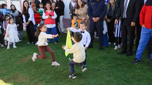Ekranları bıraktılar, bahçede çocukluklarına döndüler: Çameli’de kuşaklar arası oyun şöleni