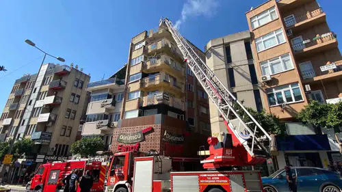 Aydın’da öğle saatlerinde korkutan dumanlar: Dürümcü bacası alev aldı