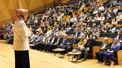 Denizli’de huzurlu aile yapısı için manevi reçeteler masaya yatırıldı