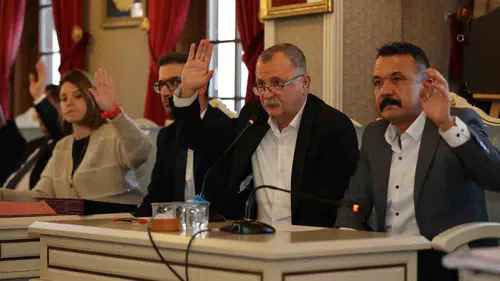 Yunusemre’de 2027 bütçesi onaylandı: Spil Mahallesi’nin ısınma sorununa ortak çözüm