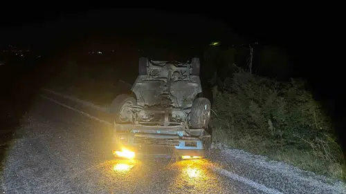 Manisa'da gece yarısı dehşeti: Takla atan araçtan sağ çıktı
