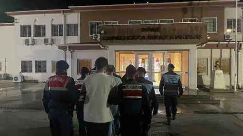 Didim'de turistik tesise şafak baskını: Göçmen kaçakçılarına ağır darbe