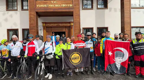 Manisa yollarında Cumhuriyet maratonu: 103 kilometrelik anlamlı sürüş