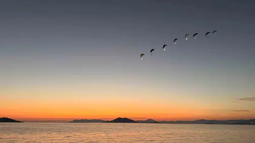 Ölüdeniz’in karanlığı ışıklarla aydınlandı: Gökyüzünde görsel şölen