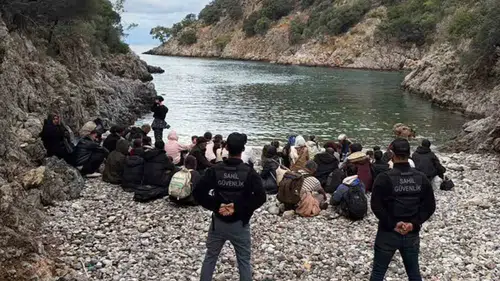 Fethiye kıyılarında gece operasyonu: Umuda yolculuğa çıkan 62 kişi yakalandı