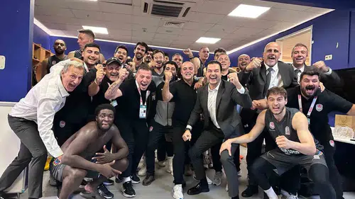 Orhun Ene’nin öğrencileri İstanbul’da devirdi: Petkimspor Fenerbahçe karşısında nefes aldı