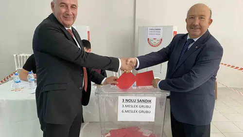 Alaşehir’de tarihi devir teslim: 16 yıllık başkanlık dönemi alkışlarla sona erdi