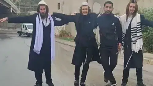 İzmir sokaklarında şaşırtan kutlama: Netanyahu’nun kaybını dans ederek karşıladılar