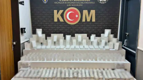 Bolvadin yolunda kaçak operasyonu: Binlerce aksesuar ele geçirildi