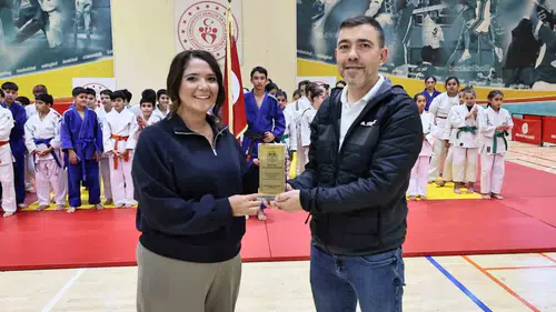 Manisa'da sporun gizli kahramanlarına vefa gecesi