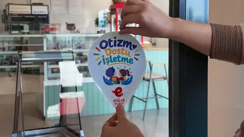 Efeler'de engeller kalkıyor: İşletmeler otizm farkındalığı için kenetlendi
