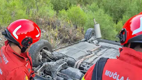 Milas'ta korkutan kaza: Kontrolden çıkan otomobil uçuruma uçtu
