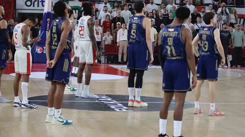 İzmir'de Fenerbahçe fırtınası: Sarı-lacivertliler Karşıyaka deplasmanında hata yapmadı