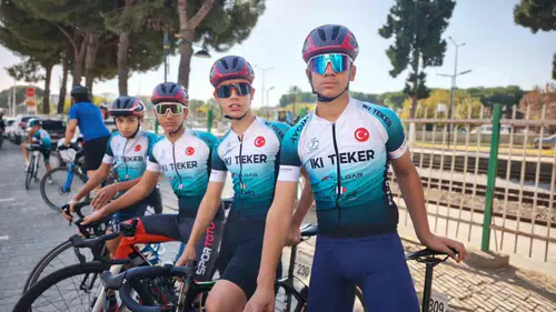 Efeler’de pedallar özgürlüğe çevrildi: Yeni bisiklet yolları tam not aldı