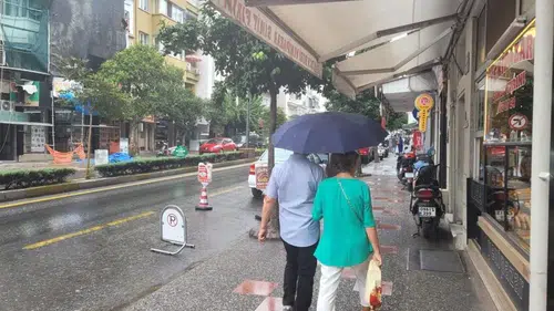 Aydınlılar dikkat: Meteorolojiden sağanak ve gök gürültüsü uyarısı geldi