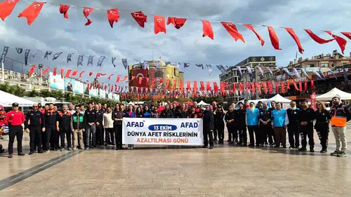 Aydın'da afet bilinci seferberliği: Meydanda uygulamalı eğitim