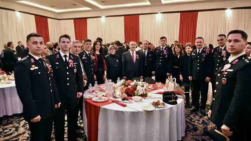 Denizli’de Cumhuriyet coşkusu: Vali Köşger’den birlik ve kalkınma mesajı