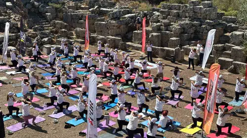 Antik taşların arasında spor şöleni: Gençler Kaunos’ta buluştu
