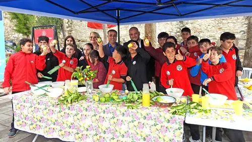 Minik eller tarihin izinde: Çeşme’nin sarı hazinesiyle lezzet yolculuğu