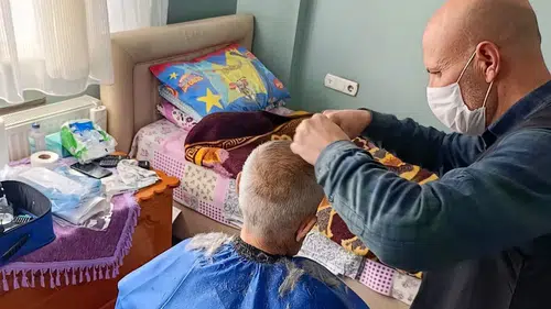 Efeler’de şefkat eli evlere ulaştı: Başkan Yetişkin’den gönüllere dokunan hizmet