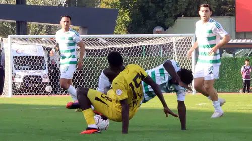 Muğlaspor fırtınası Atatürk Stadı'nı yıktı geçti: İstanbulspor'a gol yağmuru