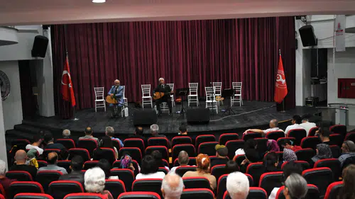 Usta ve çıraklar aynı sahnede