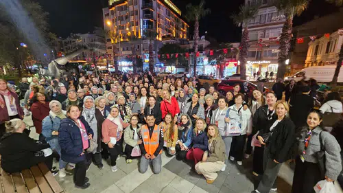 Gençler Cumhuriyet’in izinde yürüdü, kadınlar Çanakkale’yi keşfetti