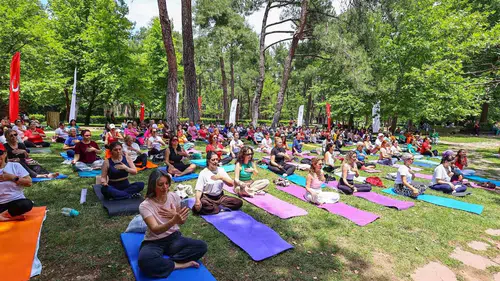 Denizli’de yoga rüzgarı: Şehrin stresini doğanın kucağında attılar