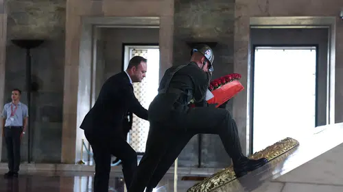 Çivril’in yerel yöneticileri Başkent’te: Ata’nın huzurunda söz verdiler
