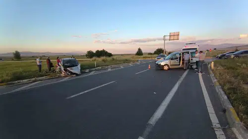 Afyonkarahisar'da kaza bilançosu ağır: 8 kişi hastanelik oldu