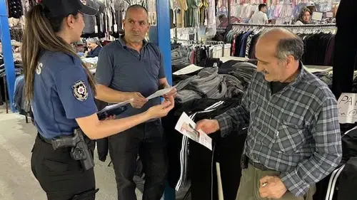 Selendi pazarında emniyetten kritik uyarı: Dolandırıcılara karşı tetikte olun
