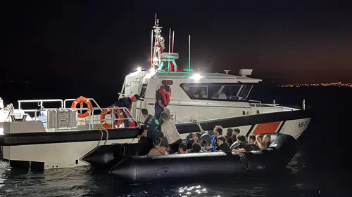Ege'de gece operasyonu: Sahil güvenlikten kaçamadılar