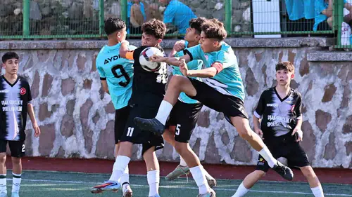 Geleceğin yıldızları Manisa’da buluştu: 154 genç yetenek sahada ter döküyor