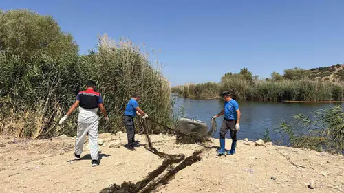 Aliağa'da kaçak avcılara geçit yok: Doğal yaşamı tehdit eden ağlar toplandı