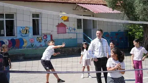 Muğla'da karneler öncesi okul bahçeleri şenlik alanına döndü