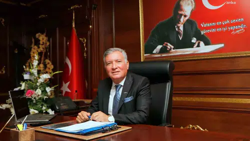 Honaz Belediye Başkanı Kepenek'ten Babalar Günü mesajı: Ailelerin temel direği babalarımızdır