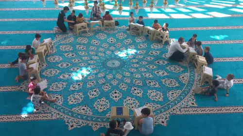 Selendi’de miniklerin neşesi camilere taştı: Yaz kursları kapılarını açtı