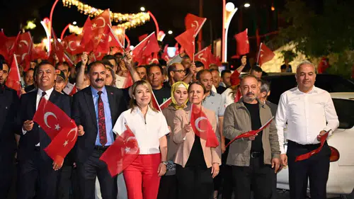 Demirci’de 15 Temmuz ruhu: Kahramanlık ezgileri meydanları inletti