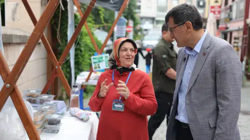 Kütahya’nın tarih kokan sokağında kültür şöleni: Yerel üretici vitrine çıktı