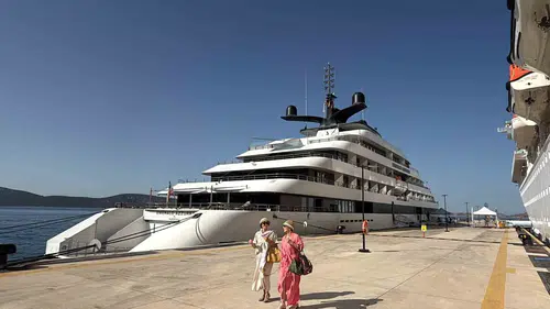 Bodrum limanlarında kruvaziyer hareketliliği: İki dev gemi aynı anda demirledi