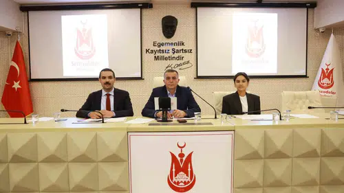 Şehzadeler’de yoğun mesai: 33 karar alındı, hizmet seferberliği vurgusu yapıldı